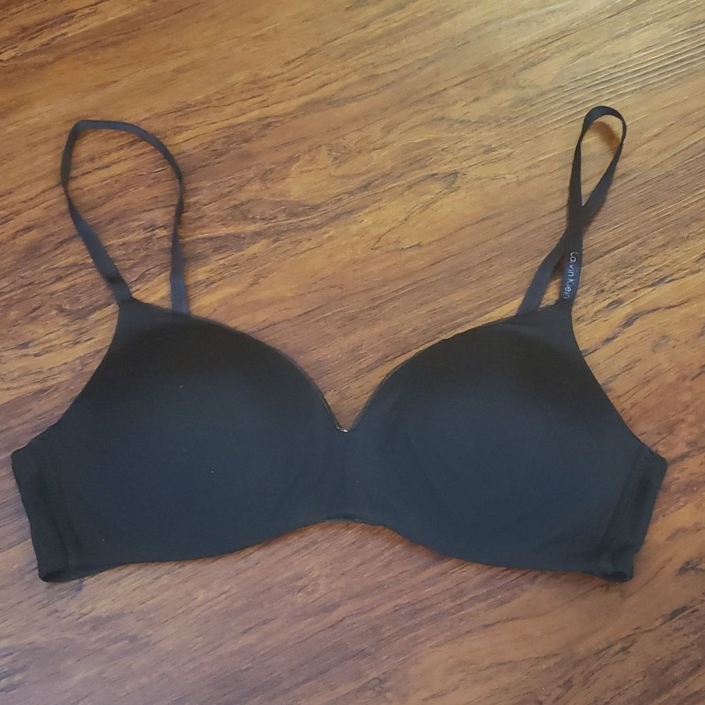 Calvin Klein Black Chic Feminine Classic Essential Trendy Bra Size small